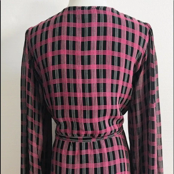 🆕 NEW WITH TAG GANNI Checked mini wrap dress size FR 38 is equivalent to… - Picture 9 of 15
